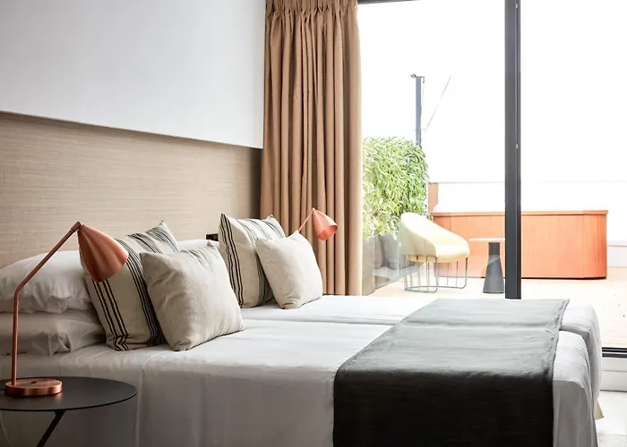 Nakar Hotel
